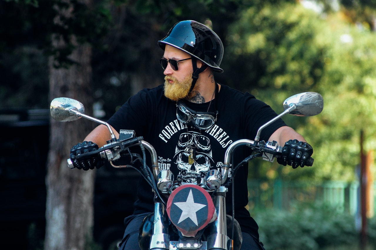 How to Wear a Motorcycle Helmet? InDepth Beginner's Guide