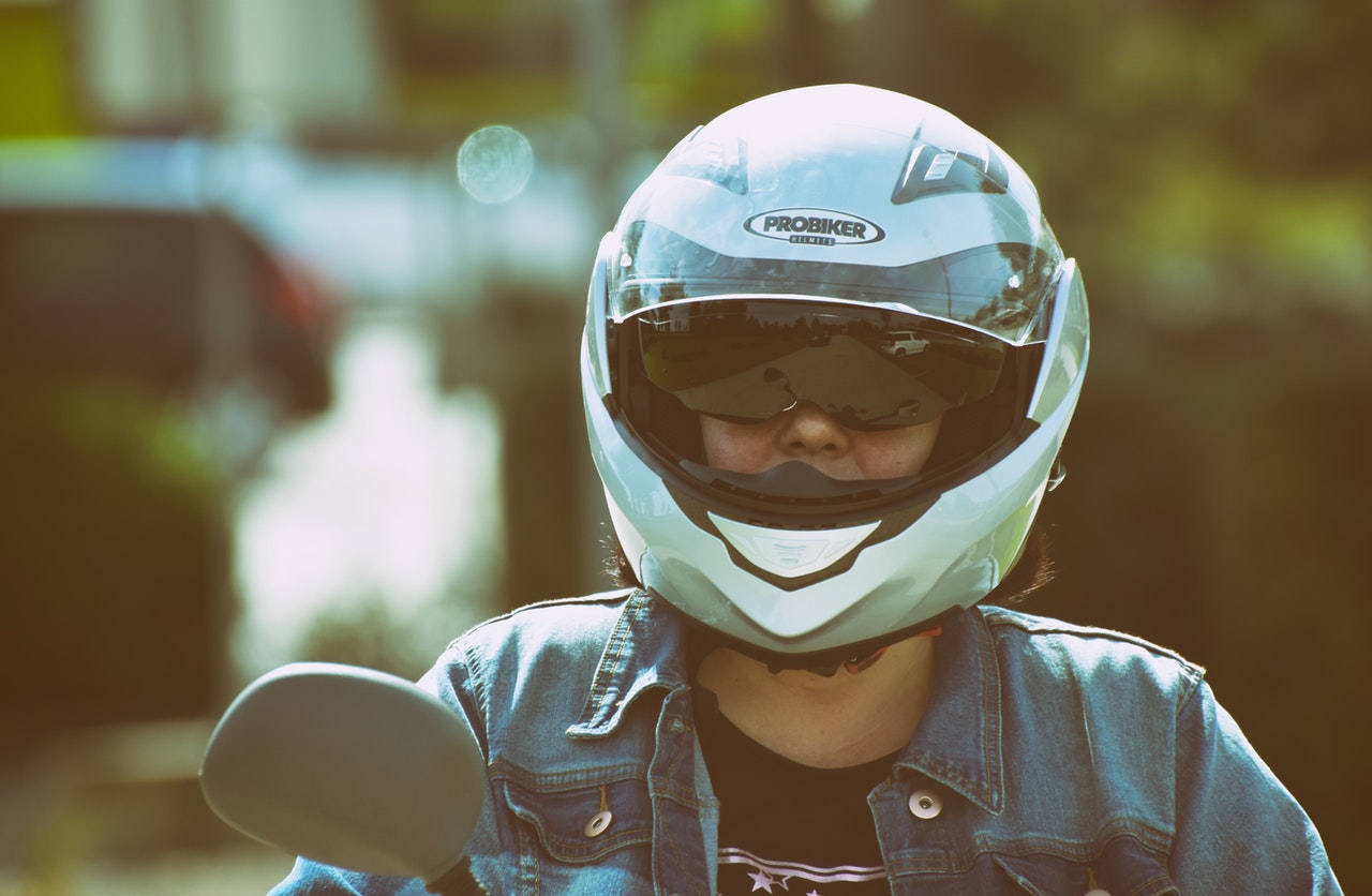 how to clean motorcycle helmet visor